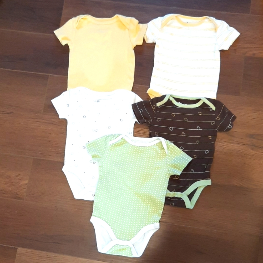Circo Unisex Baby Onesies size 0-3 months